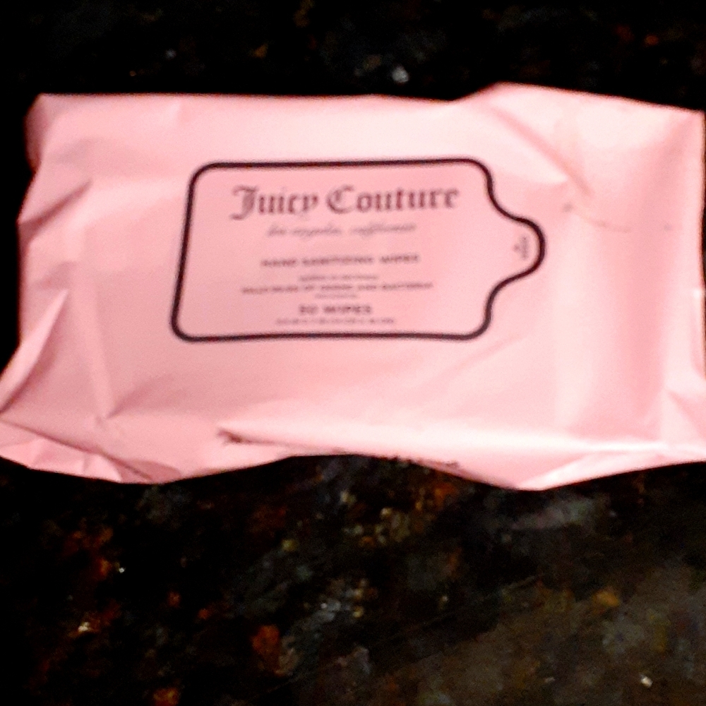 Juicy couture wipes